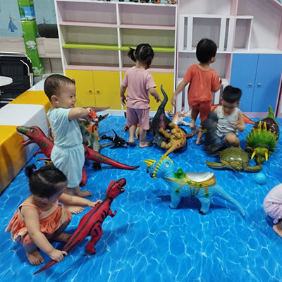 Ngoại khóa: bé đi khu vui chơi