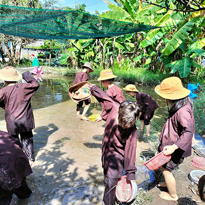Nông trại vui vẻ (Sunshine): Trải nghiệm bắt cá