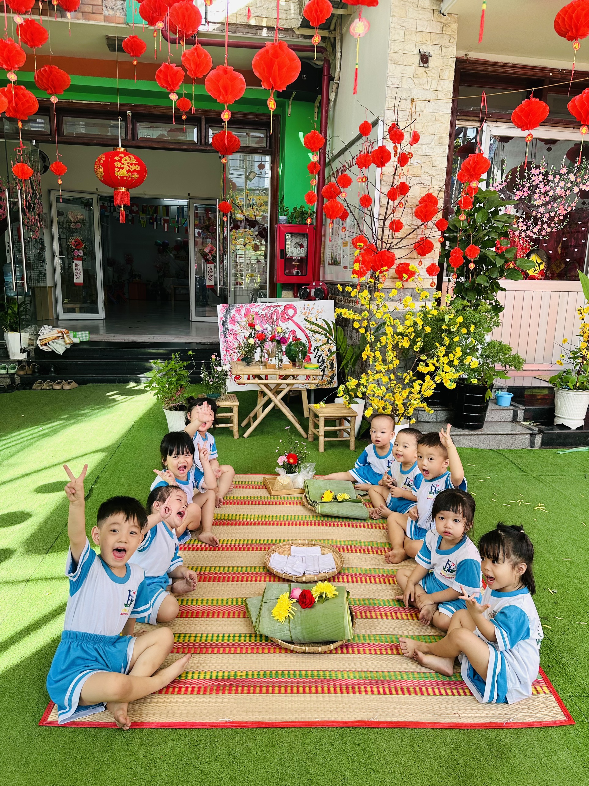 Dự án "Happy Tết cổ truyền Việt Nam" với chủ đề : Trở về tuổi thơ của ba mẹ